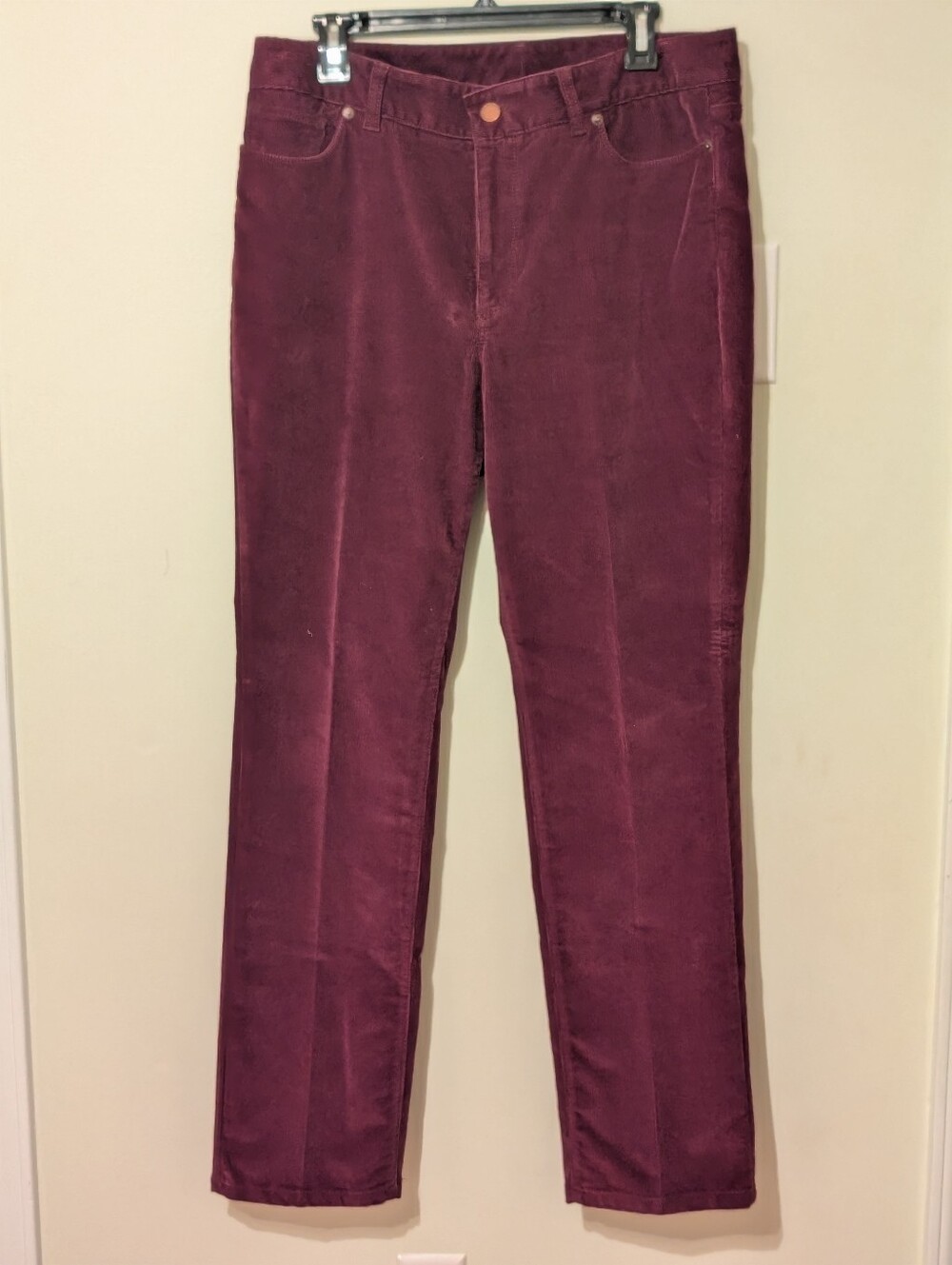 L.L. Bean Women's Favfit Burgundy Straight-Leg Corduroy Jeans 12 Reg